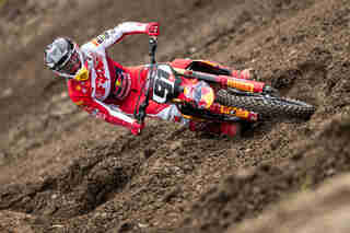 jeremy seewer auf der ducati desmo450 mx